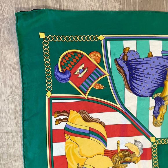 HERMES SCARF Chocs En Plumes Green Vintage Gorgeous Silk ๐ฏ AUTHENTIC - Picture 5 of 16